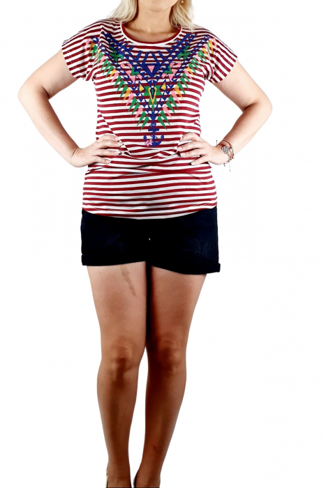 Tricou cu imprimeu traditional