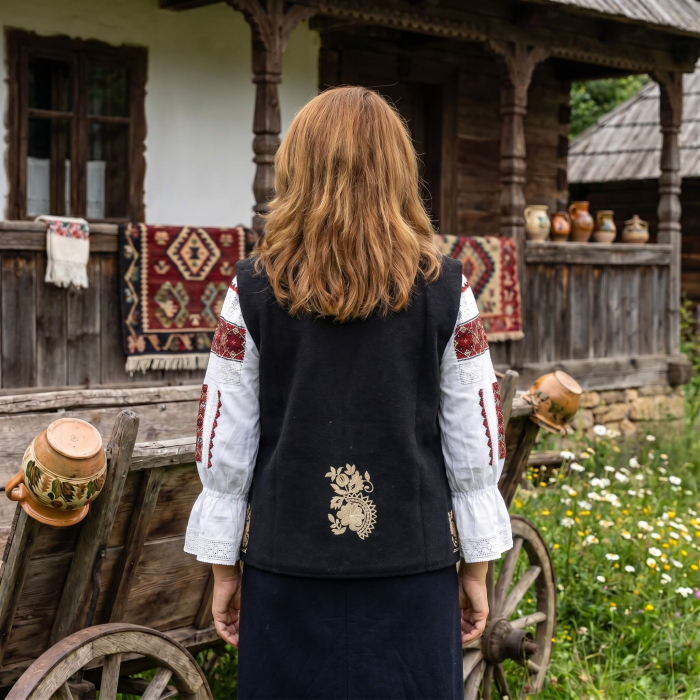 Vesta din stofa traditionala Liliana 2 [2]
