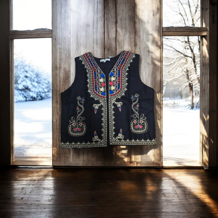 Vesta traditionala pentru copii cu broderie colorata Marin 8 [2]