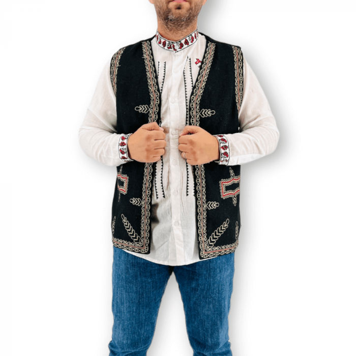 Vesta barbateasca traditionala [5]