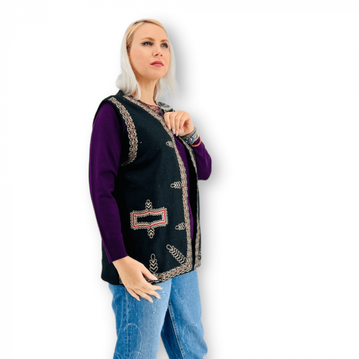 Vesta traditionala Valerica 17 [3]