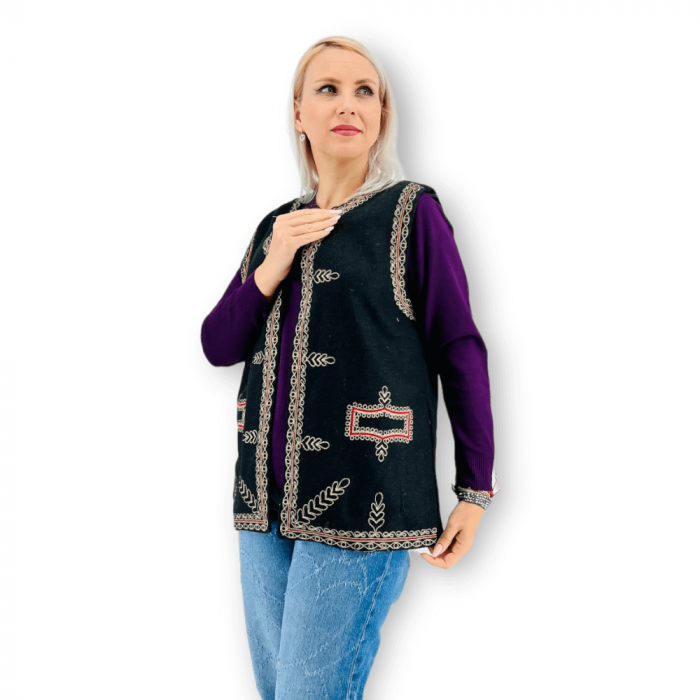 Vesta traditionala Valerica 17 [4]