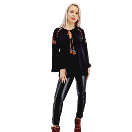 Bluza stilizata traditional cu broderie si ciucuri Clarita [10]