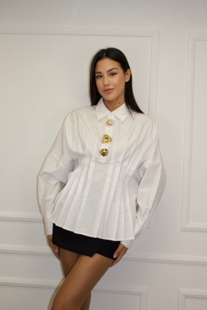 Елегантна бяла риза с декоративни златни детайли [1]