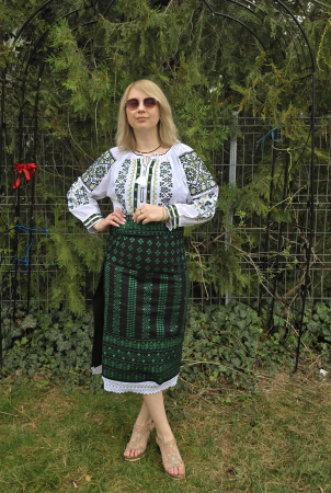 Catrinta si brau traditionala Afrodita [2]