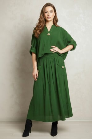 Дамски комплекти - Тъмнозелен костюм на райета с джобове