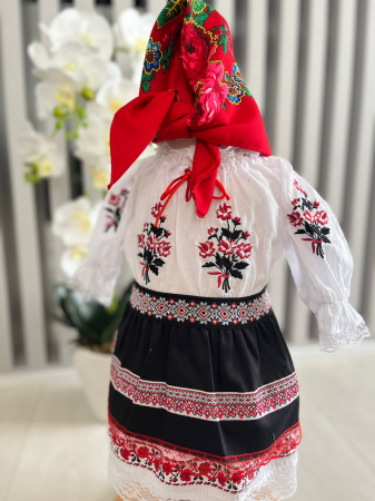 Fetite - Costum national fete - Muna 9