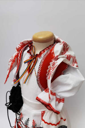Costum national fetite - Mira 2 [4]