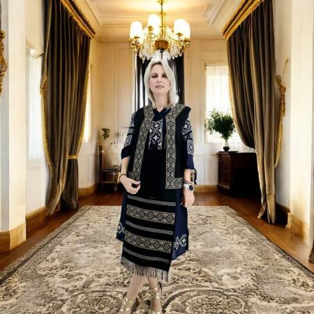 Costum Popular cu broderie traditionala Sidonia [3]