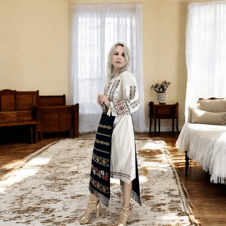 Costum Popular cu broderie traditionala Marioara [9]