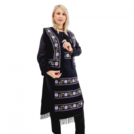 Традиционни костюми - Costum Popular cu broderie traditionala Priscilla 3