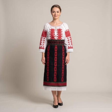 Costume populare - Costum popular format din catrinta , brau si ie - Bianca 5