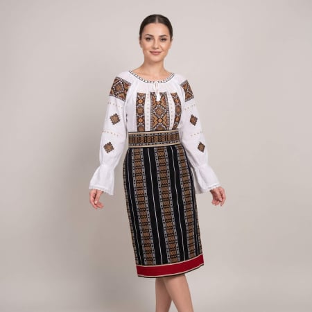 Costume populare - Costum popular format din catrinta , brau si ie - Sandica 6