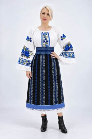 Costume populare - Costum popular format din catrinta , brau si ie - Cezarina 7