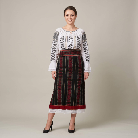 Costume populare - Costum popular format din catrinta , brau si ie - Ciresica 2