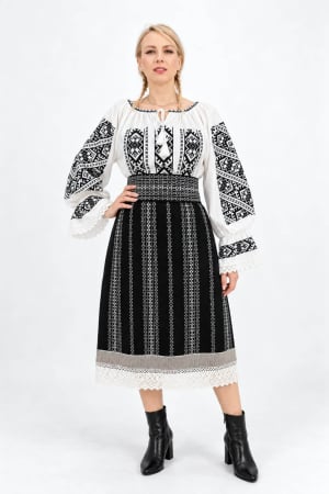 Costume populare - Costum popular format din catrinta , brau si ie - Doris5