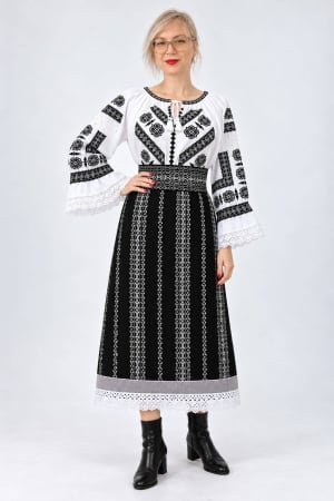 Costume populare - Costum popular format din catrinta , brau si ie - Doris 6