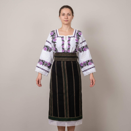 Costume populare - Costum popular format din catrinta , brau si ie - Marta