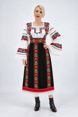 Costume populare - Costum popular format din catrinta , brau si ie - Marta 2