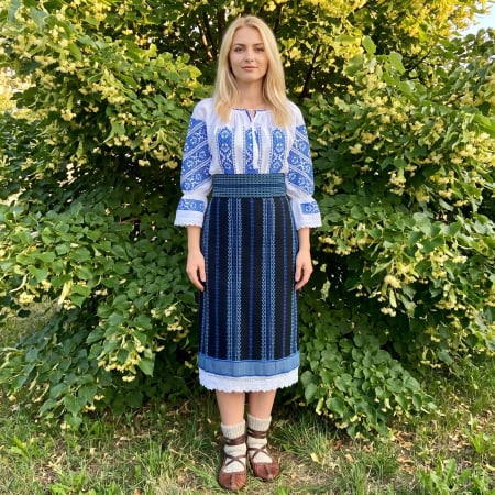 Costume populare - Costum popular format din catrinta , brau si ie - Nadin 2