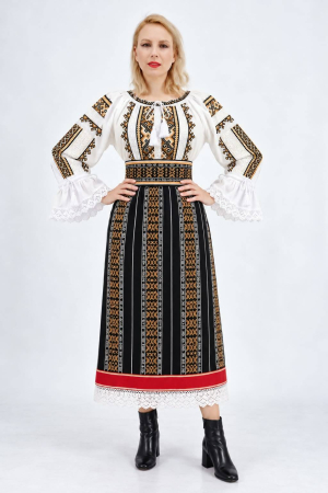 Costume populare - Costum popular format din catrinta , brau si ie - Sandica 11