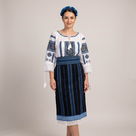 Costume populare - Costum popular format din catrinta , brau si ie - Sandica 3