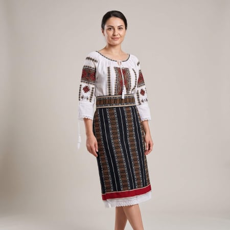 Costume populare - Costum popular format din catrinta , brau si ie - Sandica 7