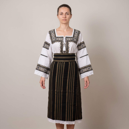 Costume populare - Costum popular format din catrinta , brau si ie - Steluta