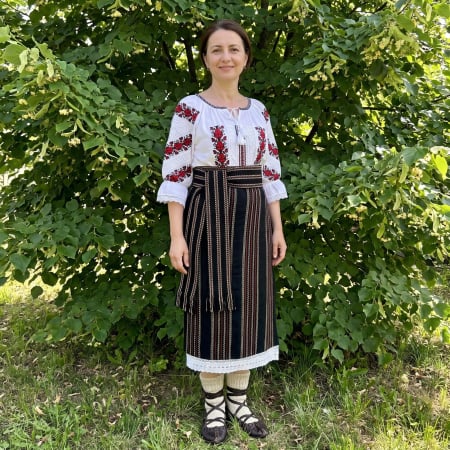Costume populare - Costum popular format din catrinta , brau si ie - Alexandra
