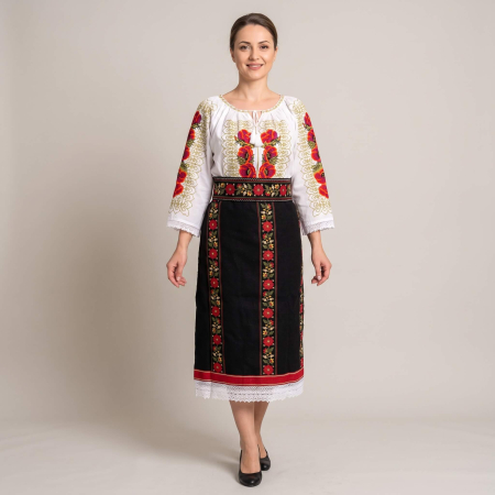 Costume populare - Costum popular format din catrinta , brau si ie - Maci