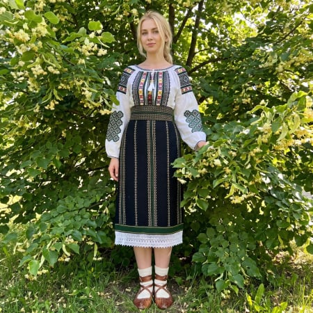Costume populare - Costum popular format din catrinta , brau si ie - Vanida 1