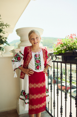 Costum traditional Complet Mira 9 - 3 piese [5]