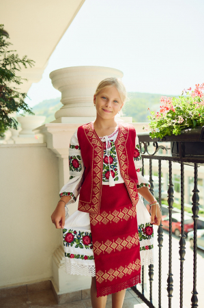 Costum traditional Complet Mira 9 - 3 piese [3]