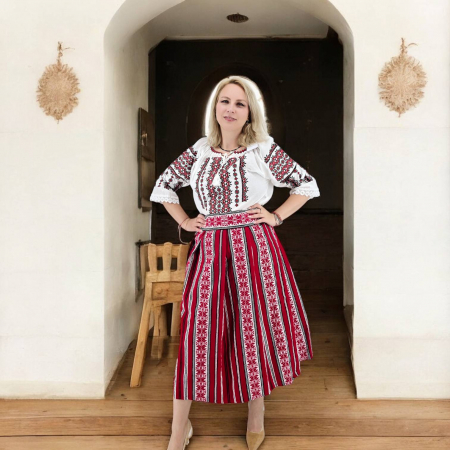 Costum Traditional Dama - Rodica [3]