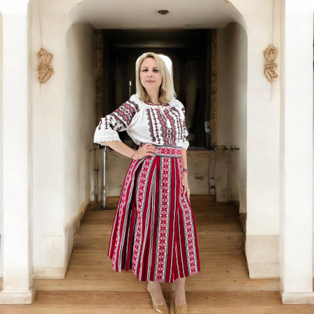 Costum Traditional Dama - Rodica [4]