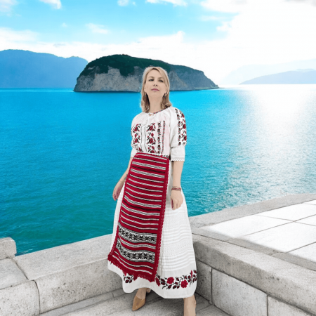 Costum traditional dama Mioara [1]