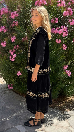 Costum traditional format din ie, fusta si vesta - Carmen 15 [2]