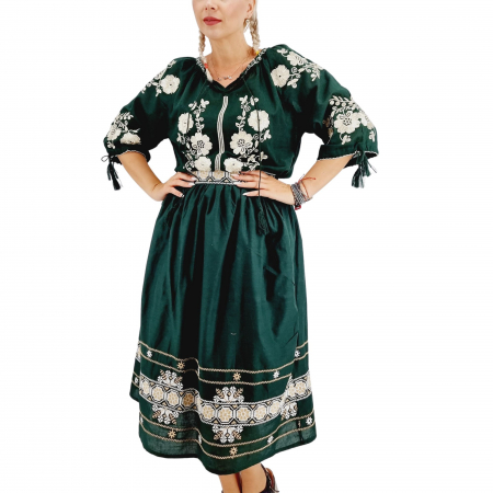 Set traditional format din ie si fusta [2]