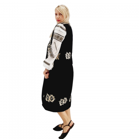 Fuste - Fusta din catifea cu broderie Carmen