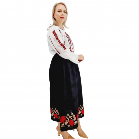 Fusta traditionala Mariuca 5 [2]