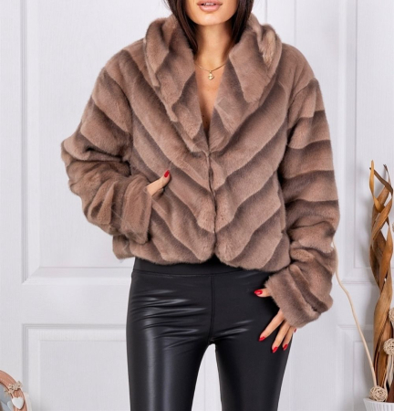 Дамски якета - Късо палто от органична кожа с шарка на райета - Различни цветове