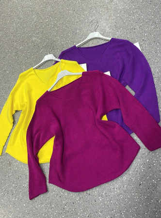 Дамски пуловери - Мек пуловер с V-образно деколте - различни цветове