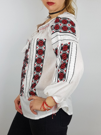 Ie Traditionala Alba Stefania 2 [1]