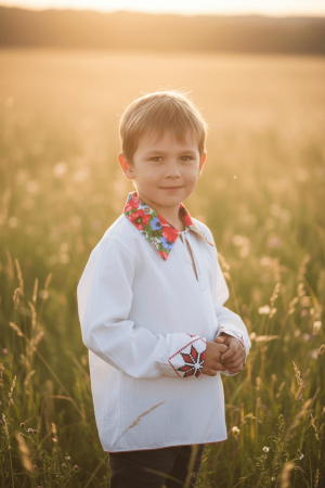 Ie Traditionala baieti cu maci [1]