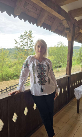 Maneca lunga - Ie Traditionala Dasha 9