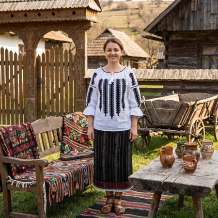 Maneca lunga - Ie Traditionala Doris 18