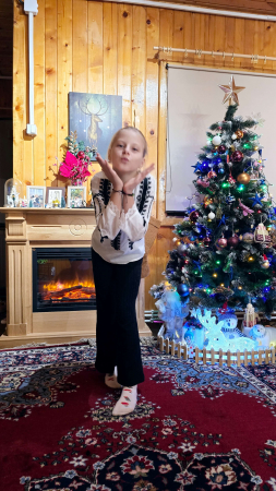 Ie traditionala fetite Doris 3 [2]