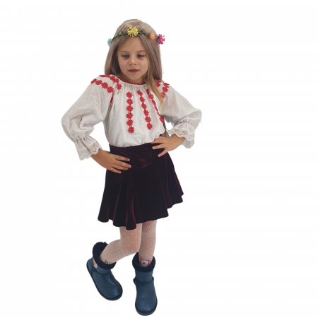 Ie traditionala fetite Floricica 4 [1]