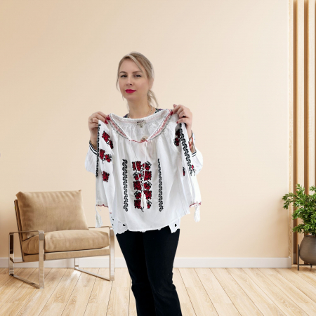 Ie traditionala fetite Florinela 12 [1]