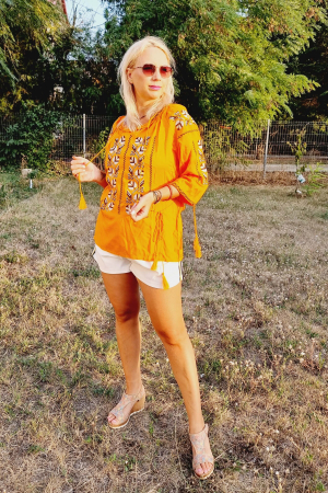 Ie traditionala Lalea [4]